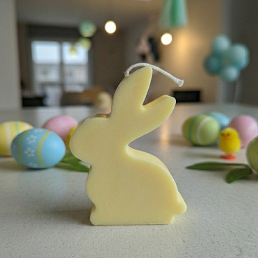 Lichtlein-Hase Kerze – Handgegossene Osterkerze aus Sojawachs in Pastellfarben
