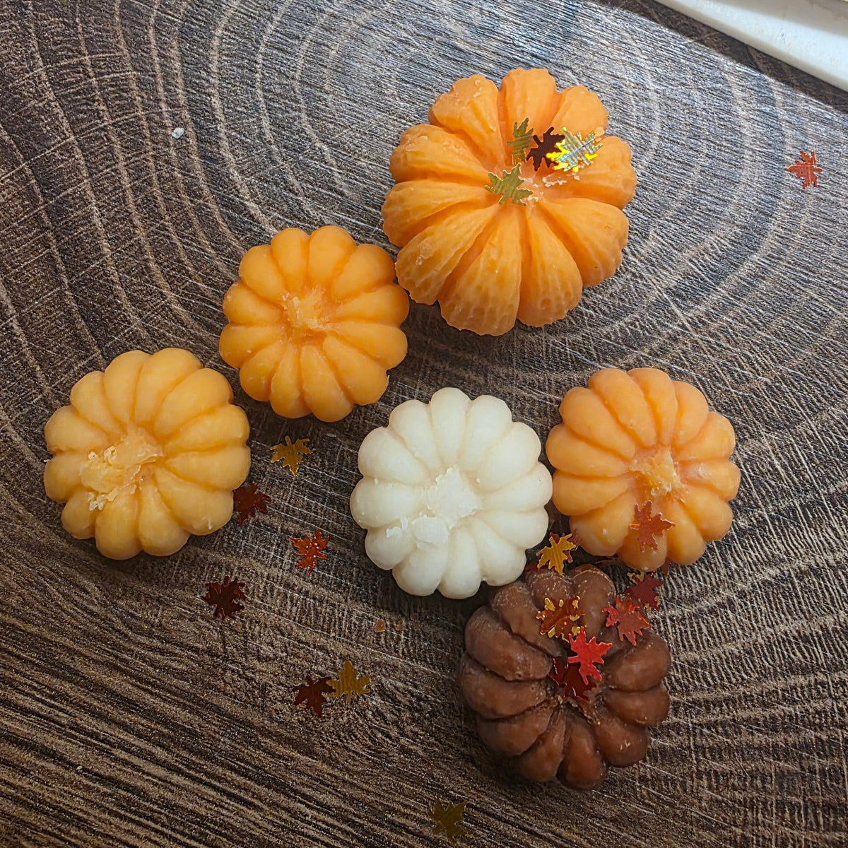 Goldener Herbst – Handgegossene Kürbis-Duftmelts