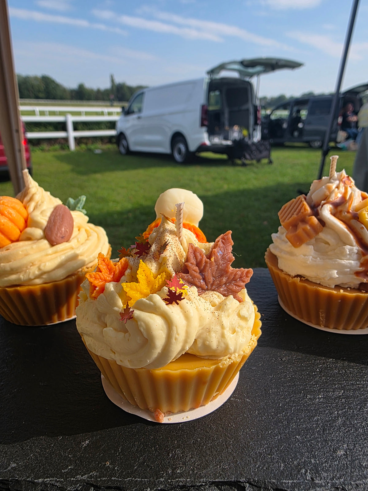 Kleine Herbstwärme Cupcakekerze - Wärme und Geborgenheit für dein Zuhause