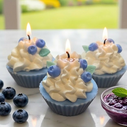 Blueberry Vanilla Cupcake-Kerze